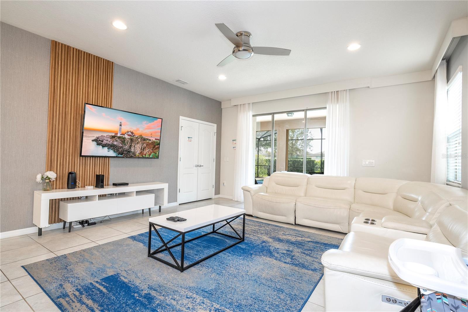 Image 19 of 70 For 9013 Rhodes Street