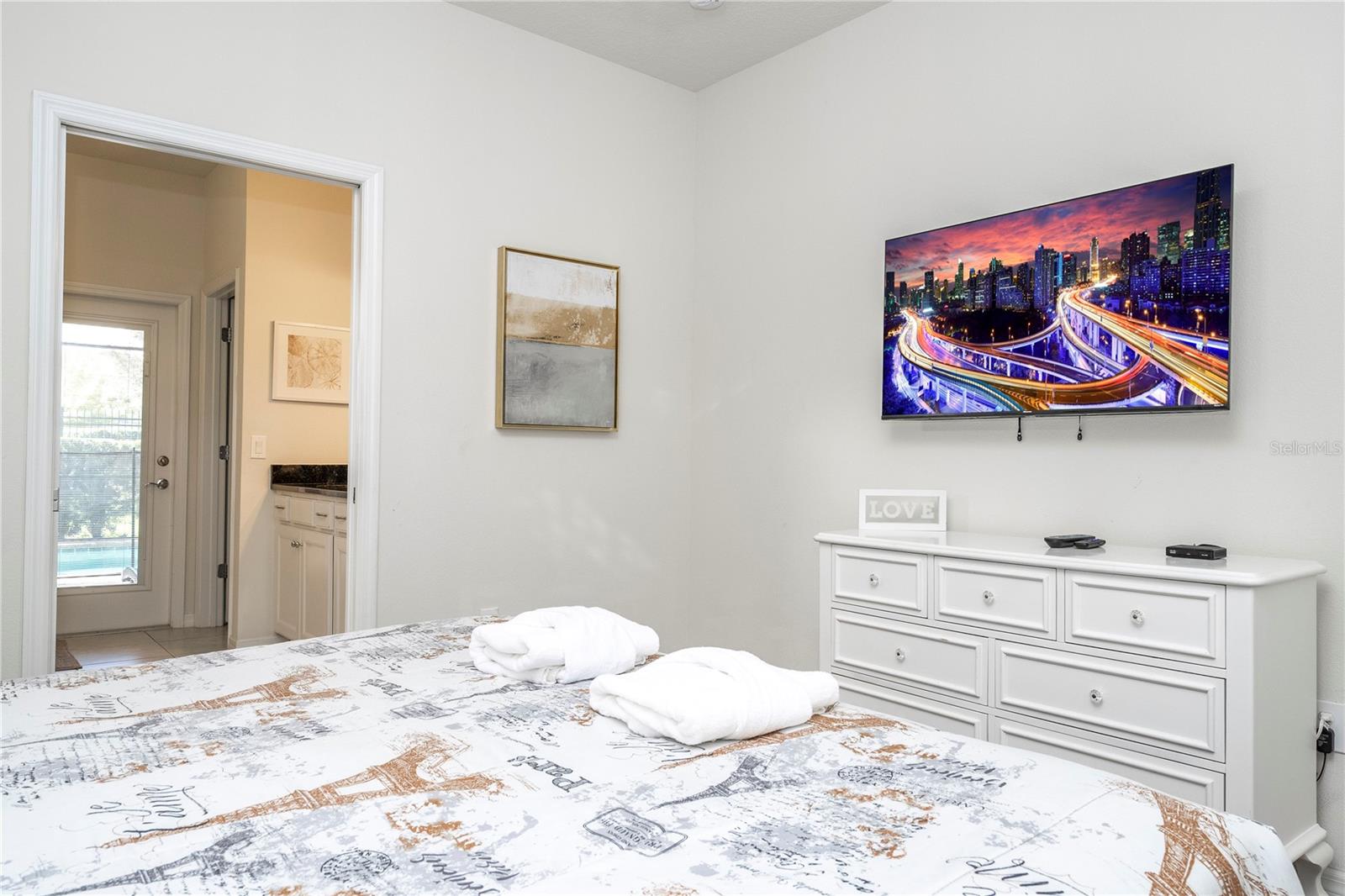 Image 41 of 70 For 9013 Rhodes Street