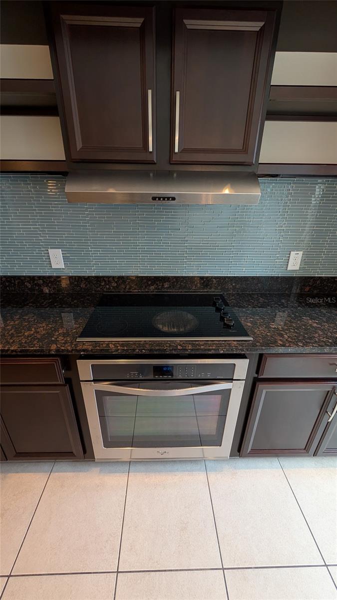 Image 10 of 51 For 584 Scotia Place