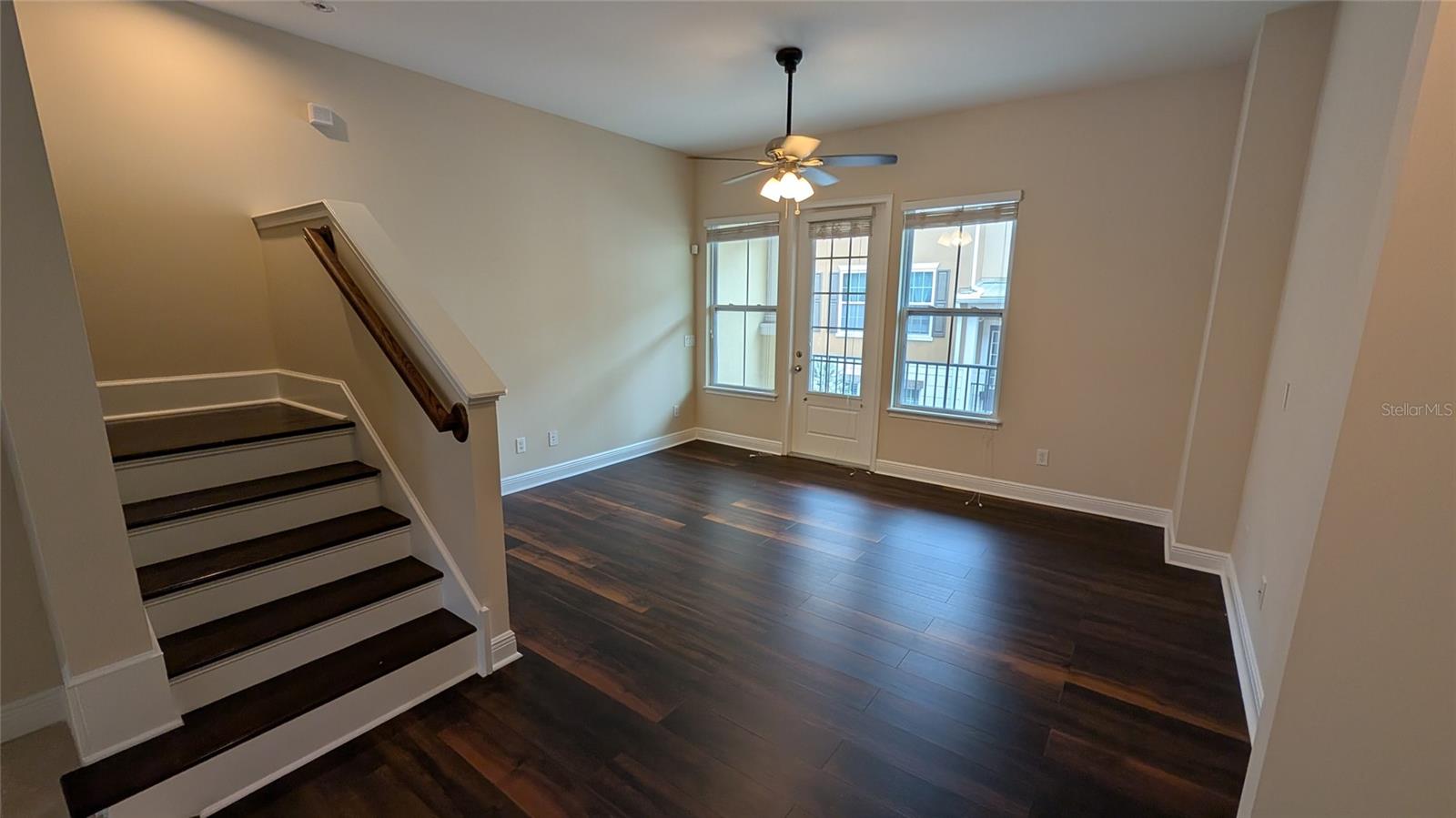 Image 14 of 51 For 584 Scotia Place