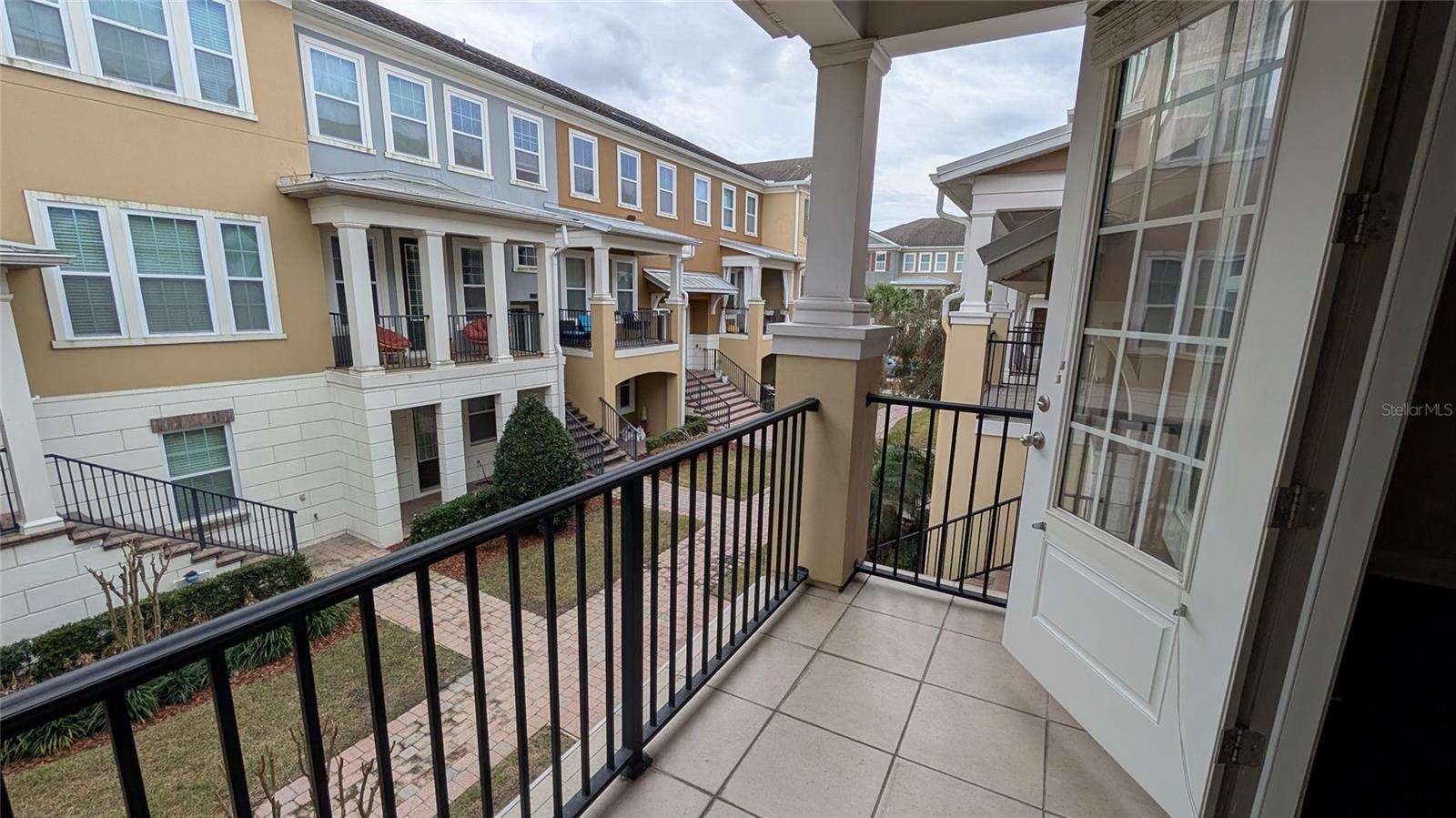 Image 16 of 51 For 584 Scotia Place