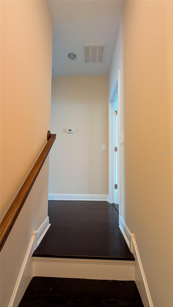 Image 18 of 51 For 584 Scotia Place