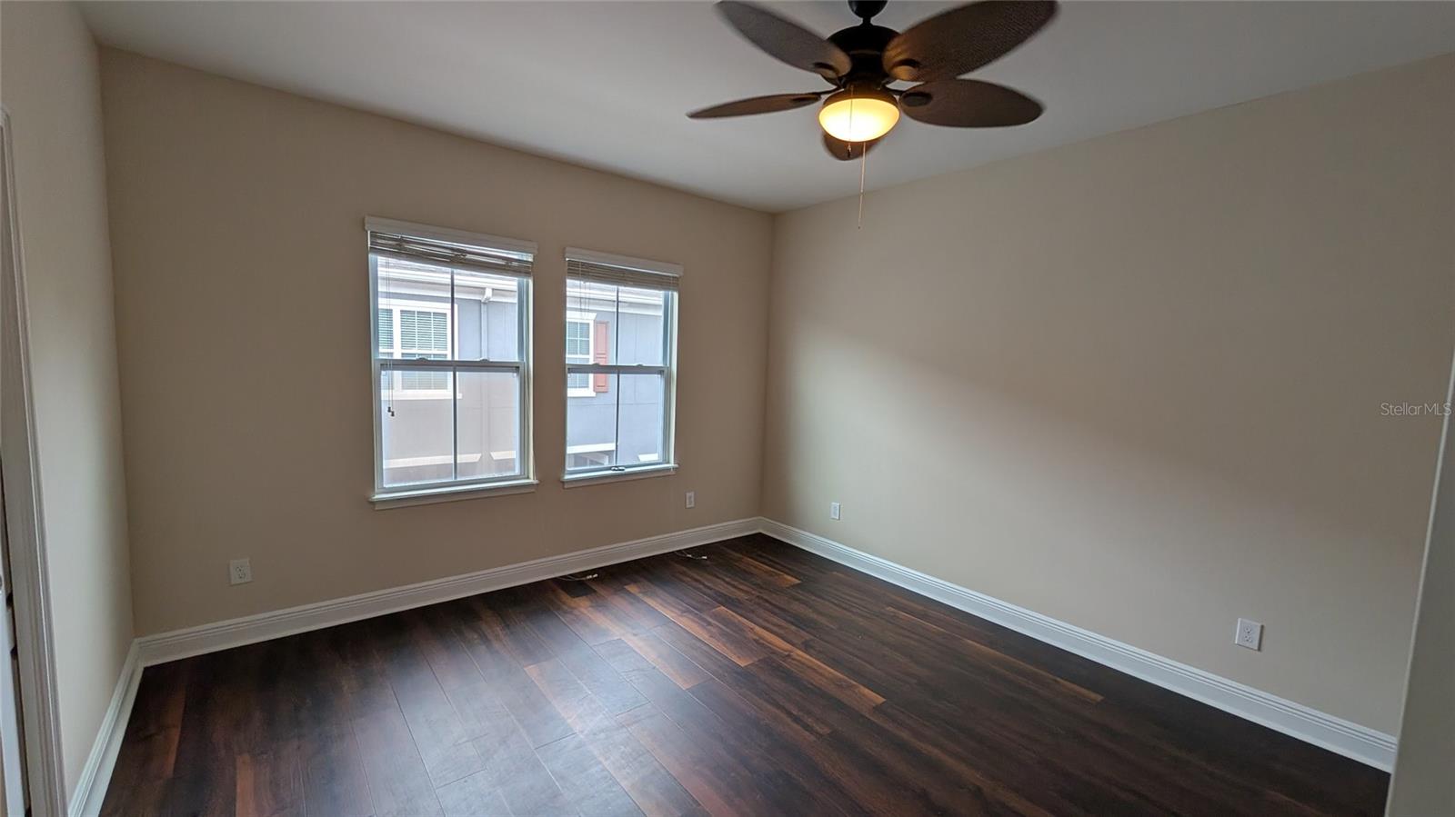 Image 21 of 51 For 584 Scotia Place