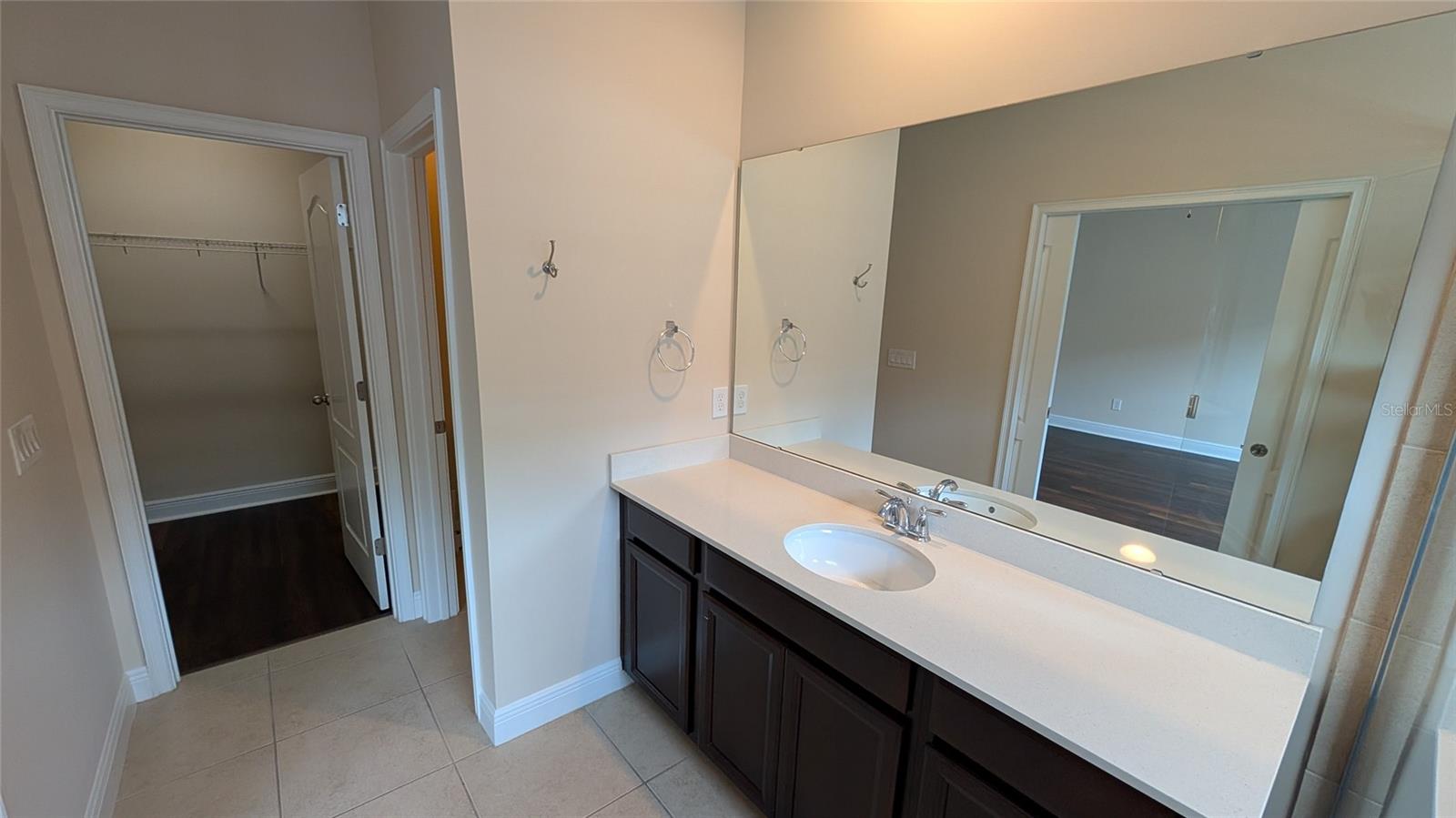 Image 23 of 51 For 584 Scotia Place