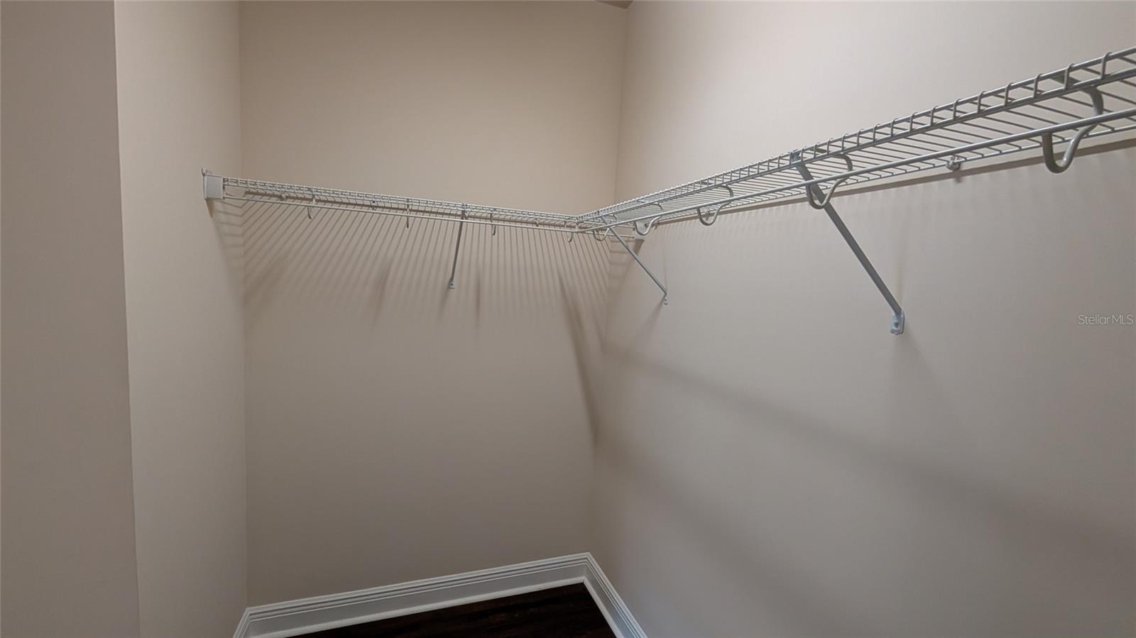 Image 27 of 51 For 584 Scotia Place