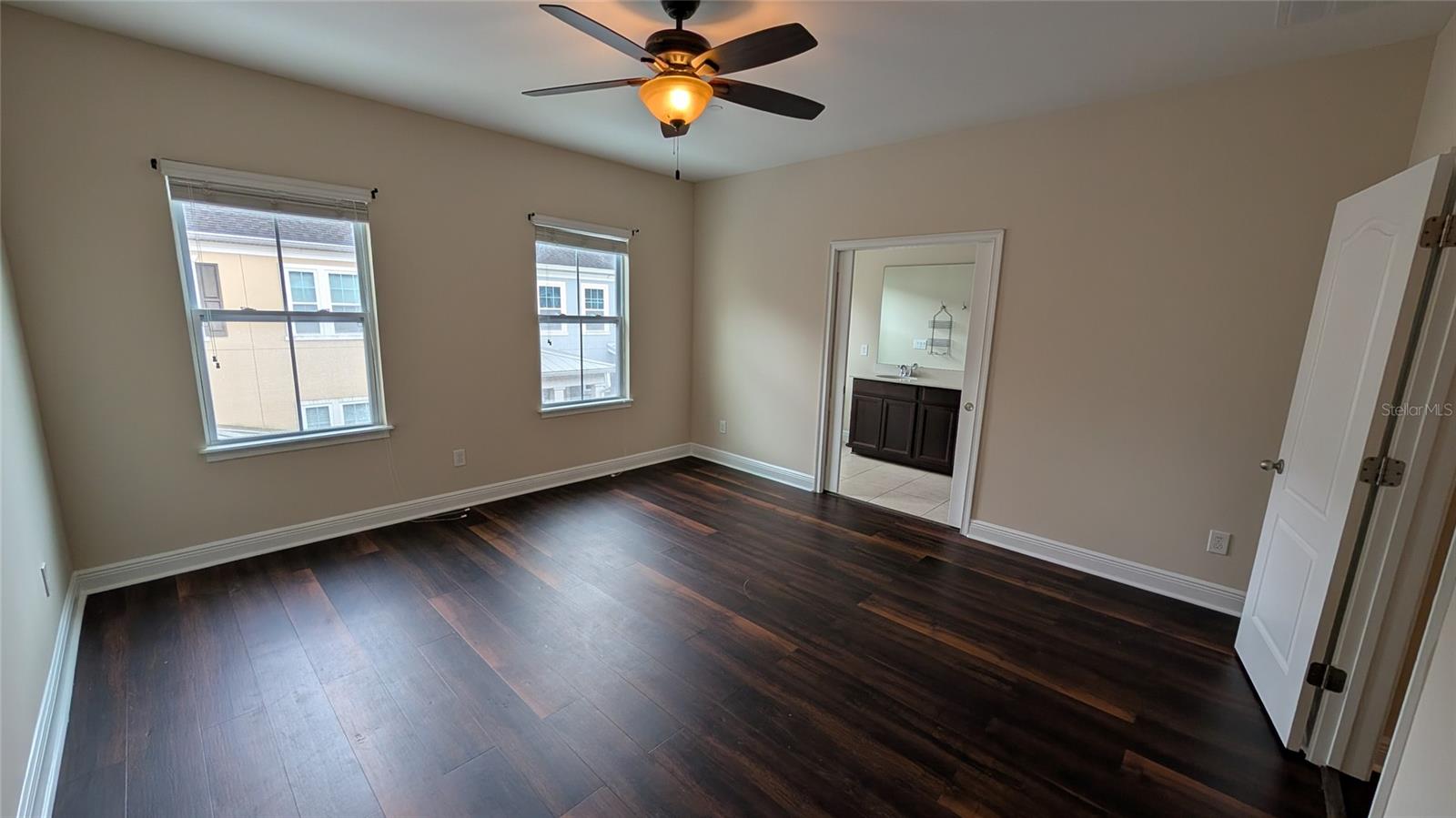 Image 31 of 51 For 584 Scotia Place