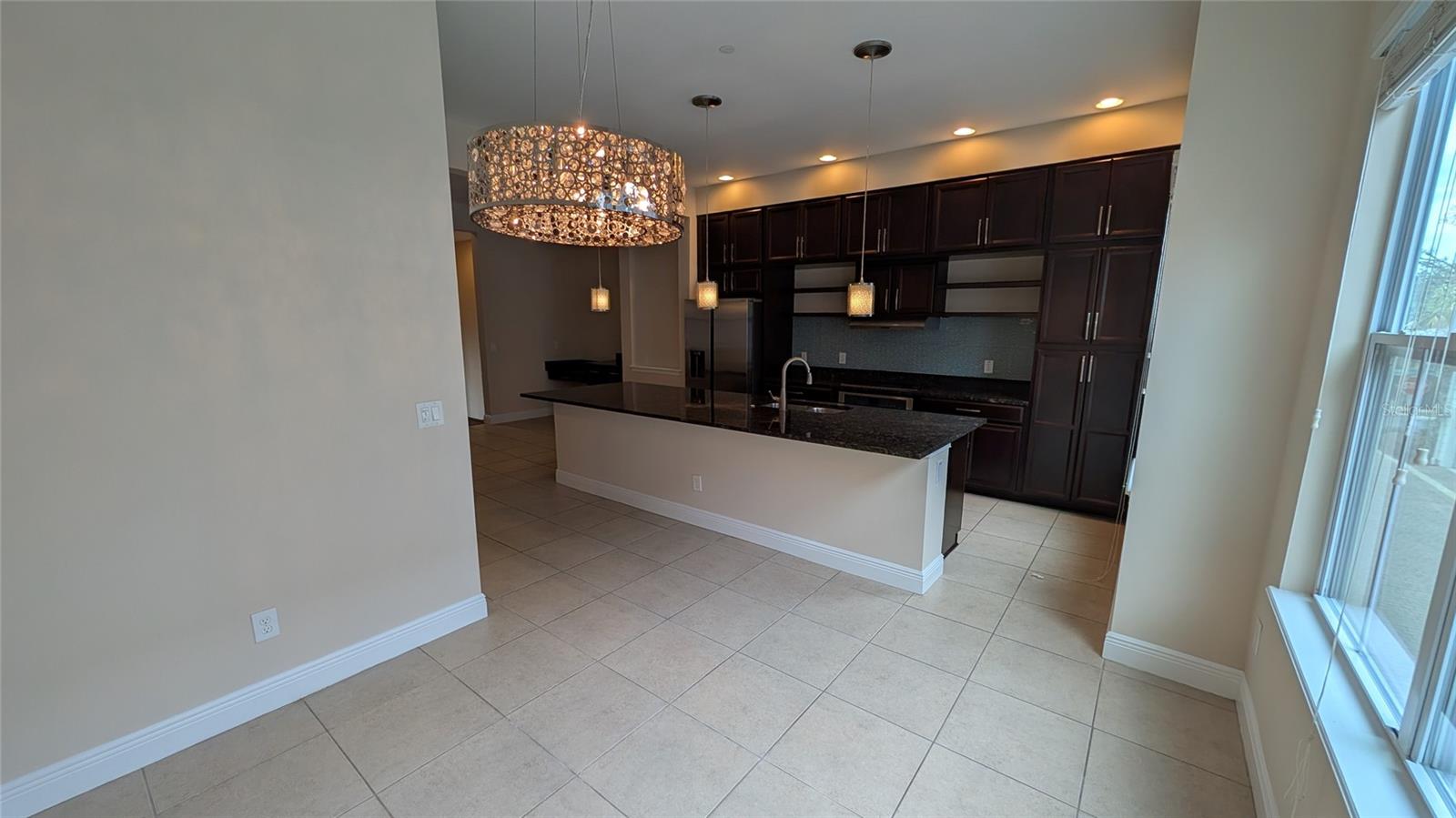 Image 8 of 51 For 584 Scotia Place