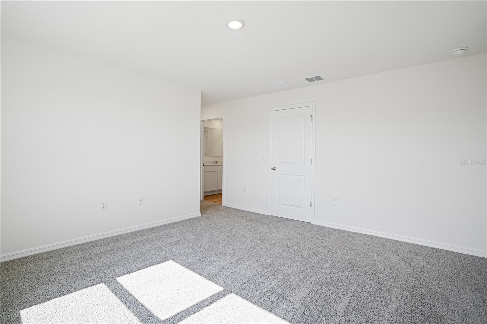 Image 12 of 31 For 564 Preston Cove Drive