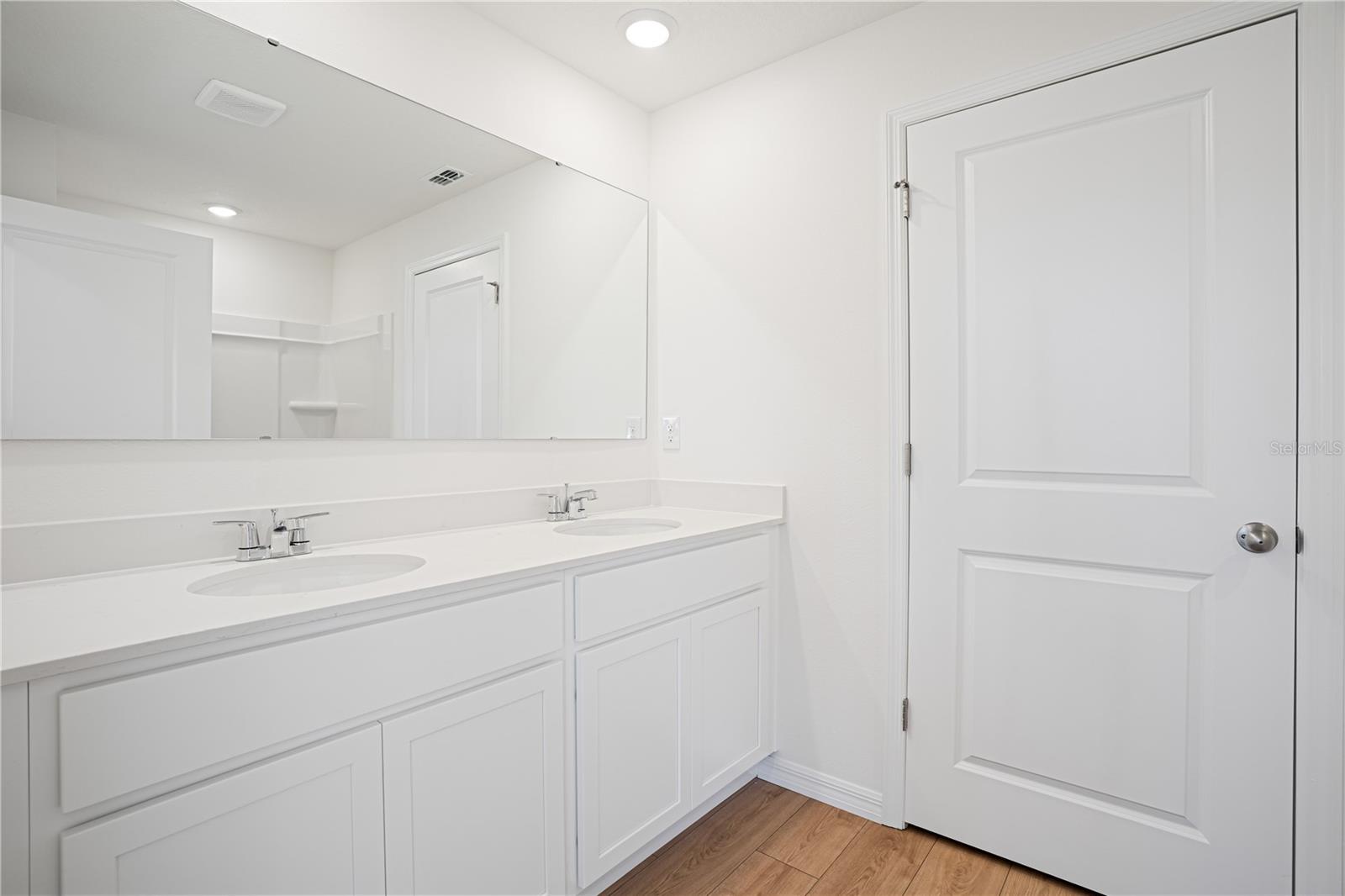 Image 13 of 31 For 564 Preston Cove Drive