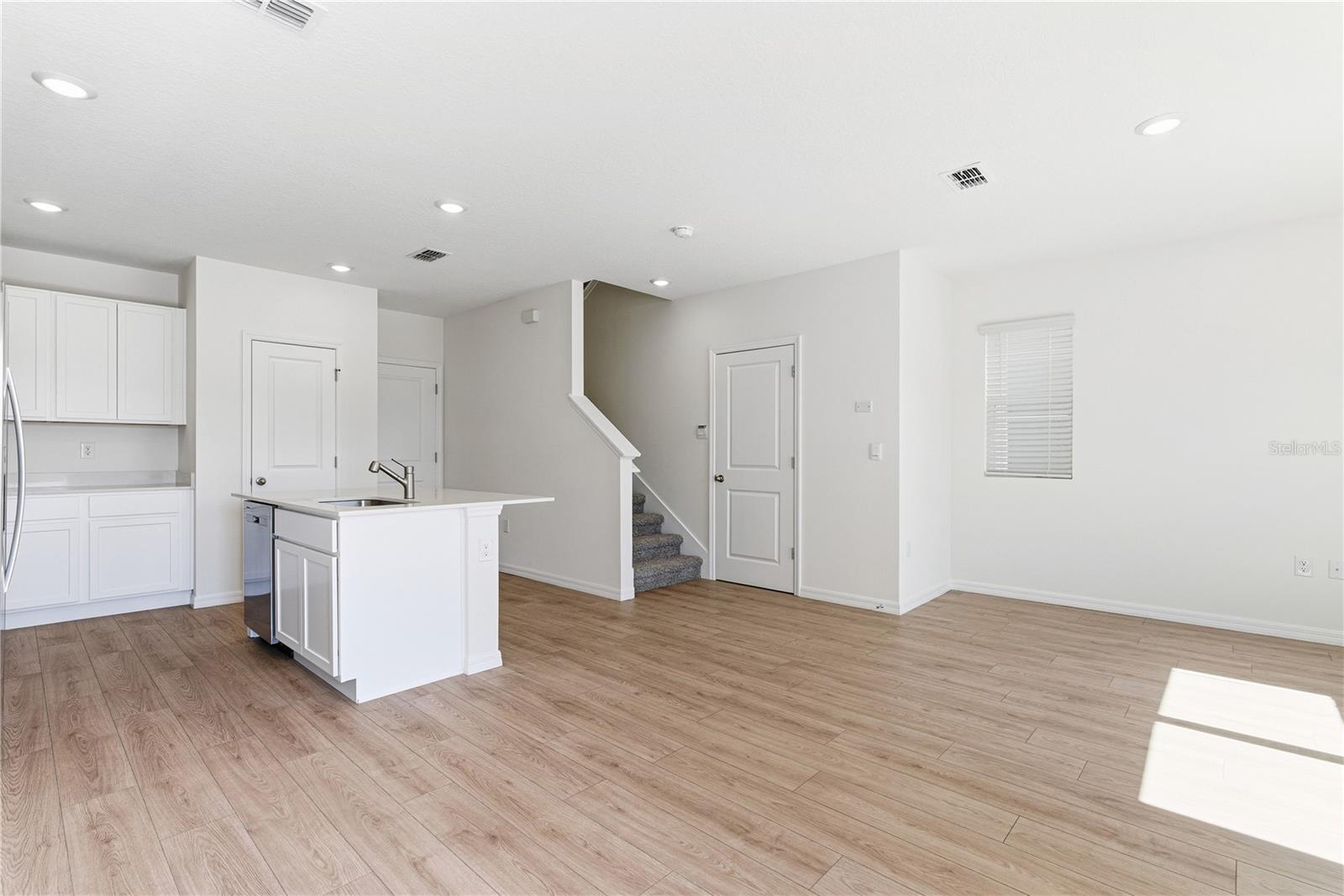 Image 2 of 31 For 564 Preston Cove Drive