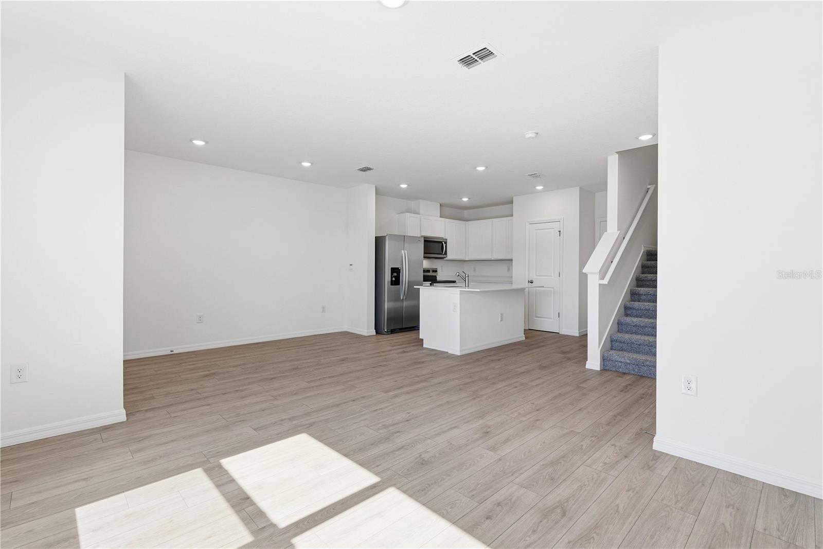 Image 5 of 31 For 564 Preston Cove Drive