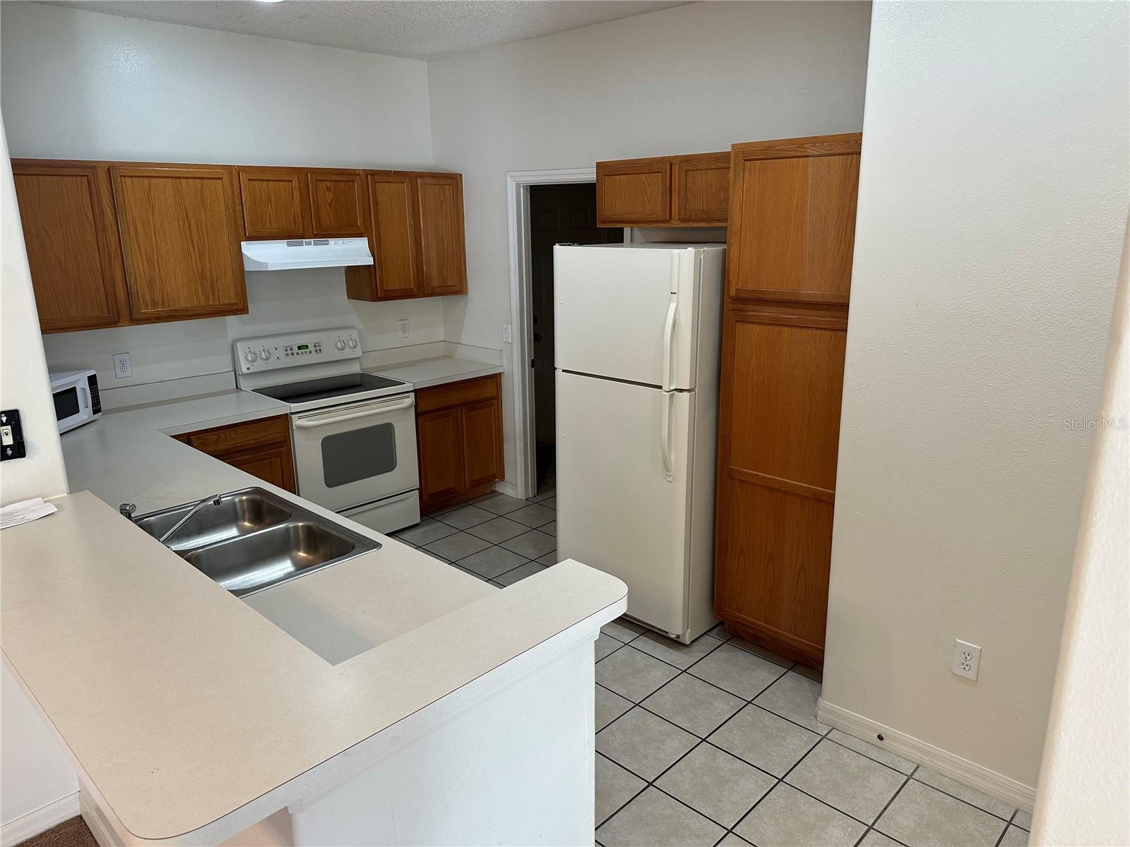 Image 3 of 15 For 1842 Island Walk Drive