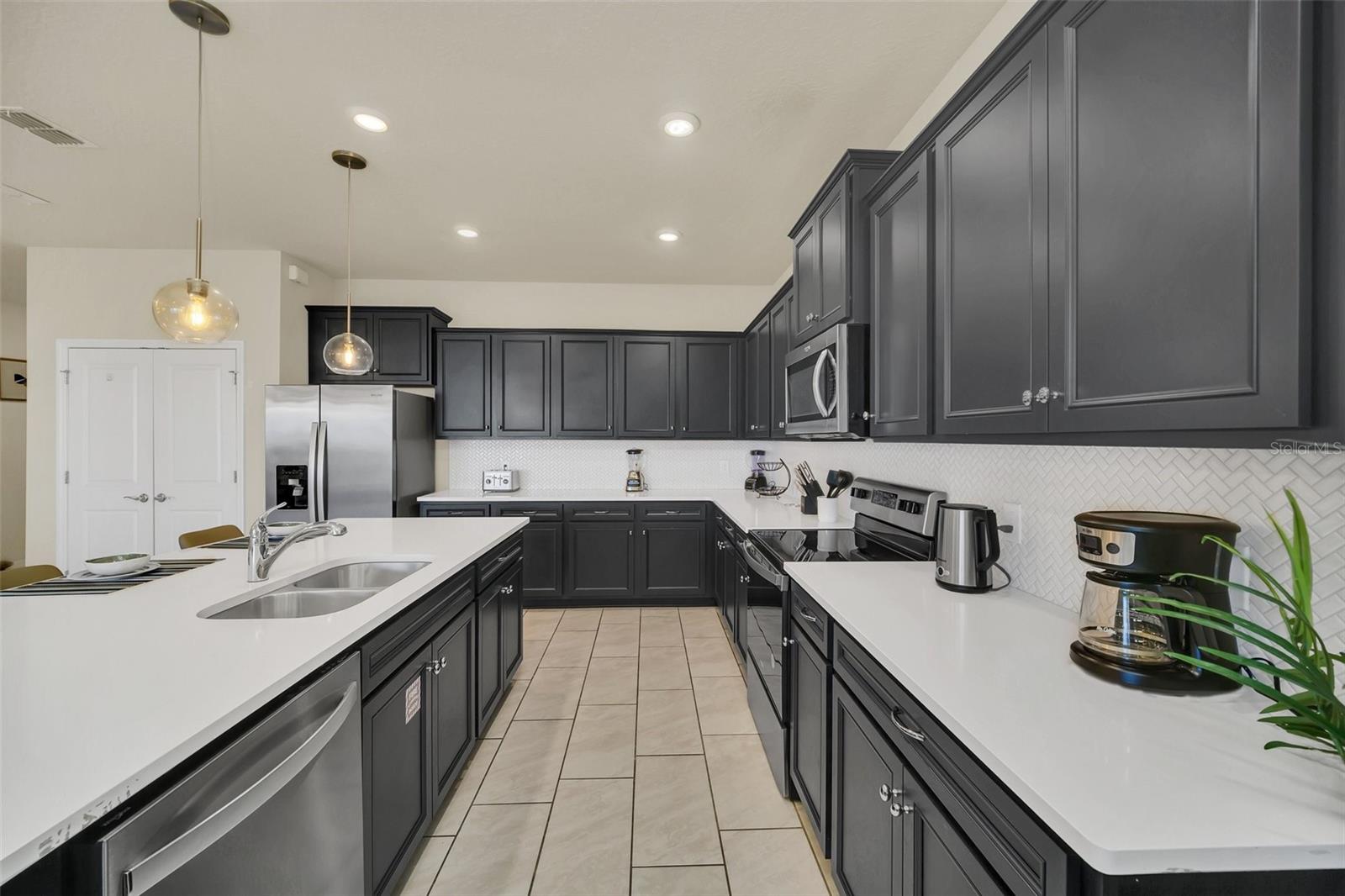 Image 11 of 98 For 2120 Lelani Circle