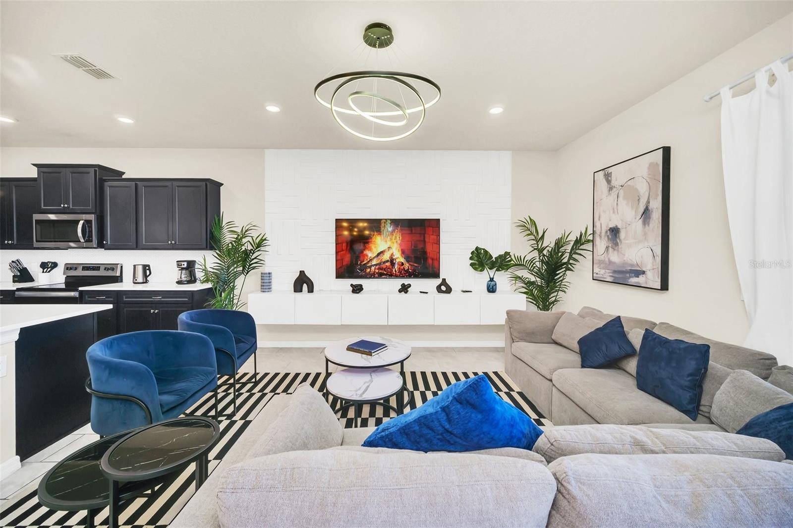 Image 18 of 98 For 2120 Lelani Circle