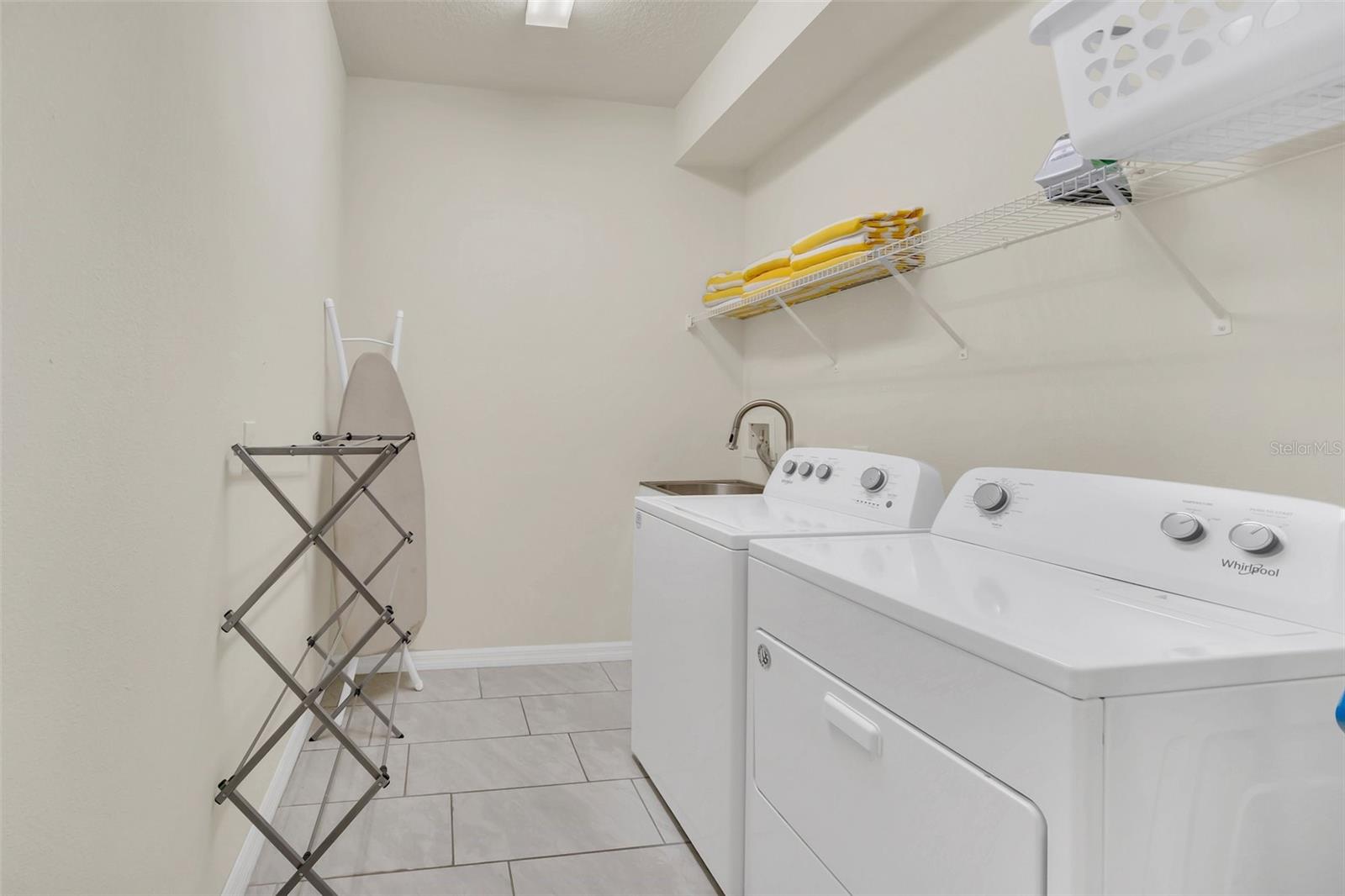 Image 66 of 98 For 2120 Lelani Circle