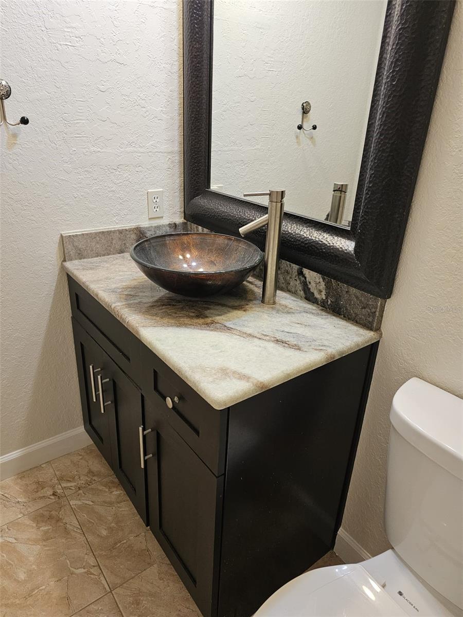 Image 12 of 20 For 13815 Fairway Island Drive 1315