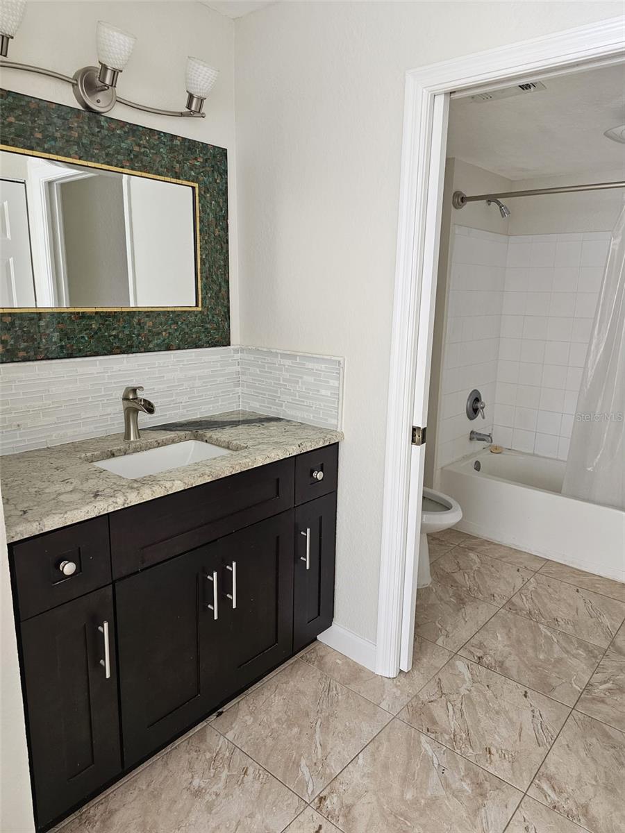 Image 6 of 20 For 13815 Fairway Island Drive 1315