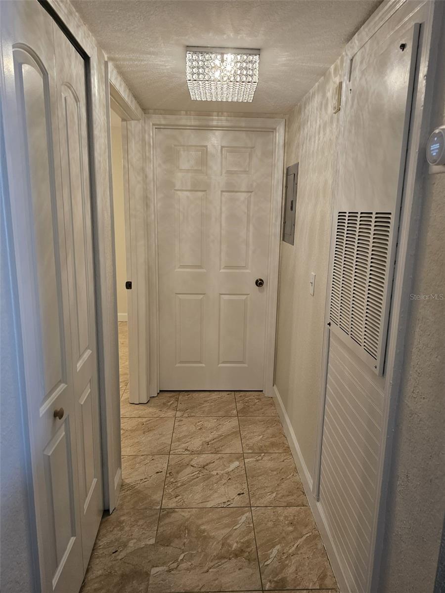 Image 9 of 20 For 13815 Fairway Island Drive 1315