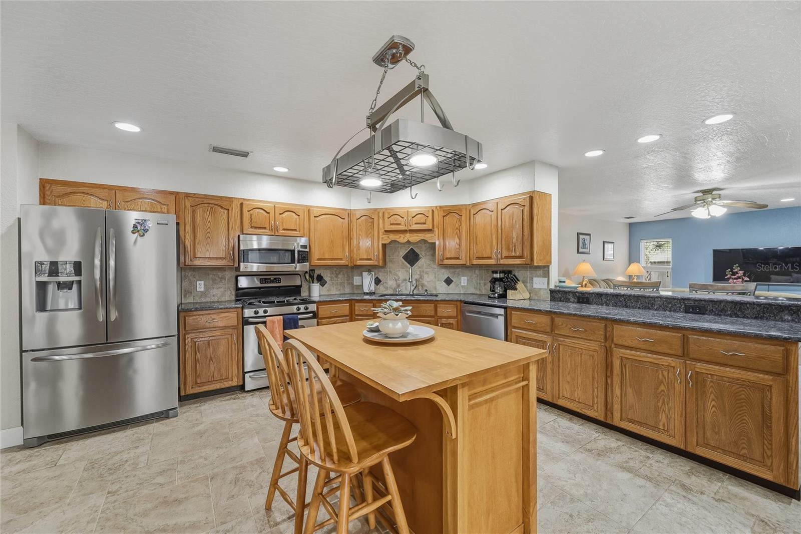 Image 11 of 45 For 2285 Maine Street