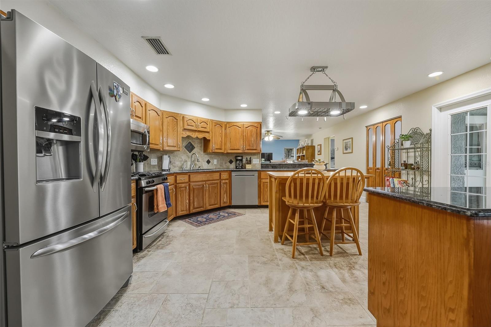 Image 16 of 45 For 2285 Maine Street