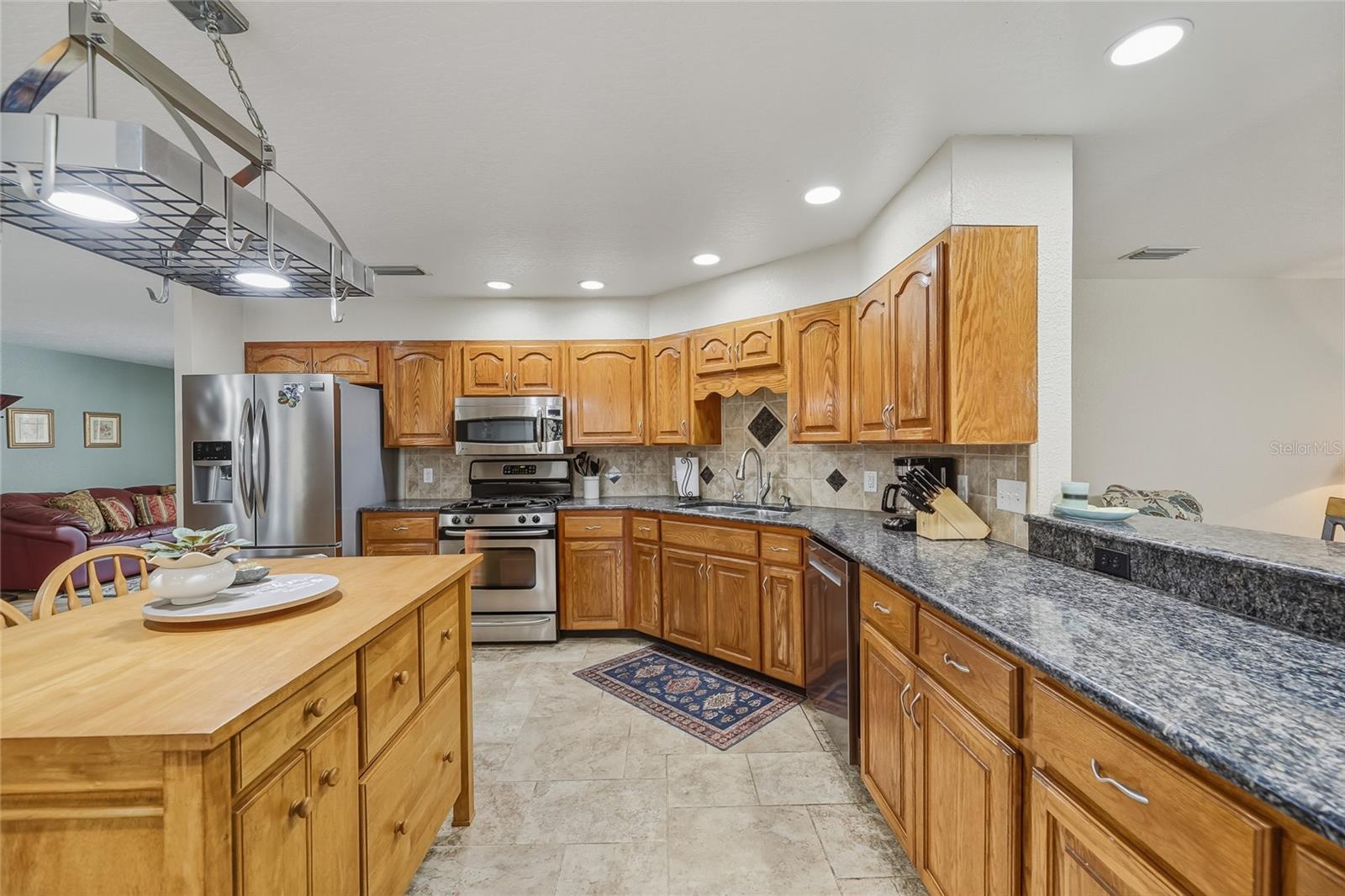 Image 18 of 45 For 2285 Maine Street