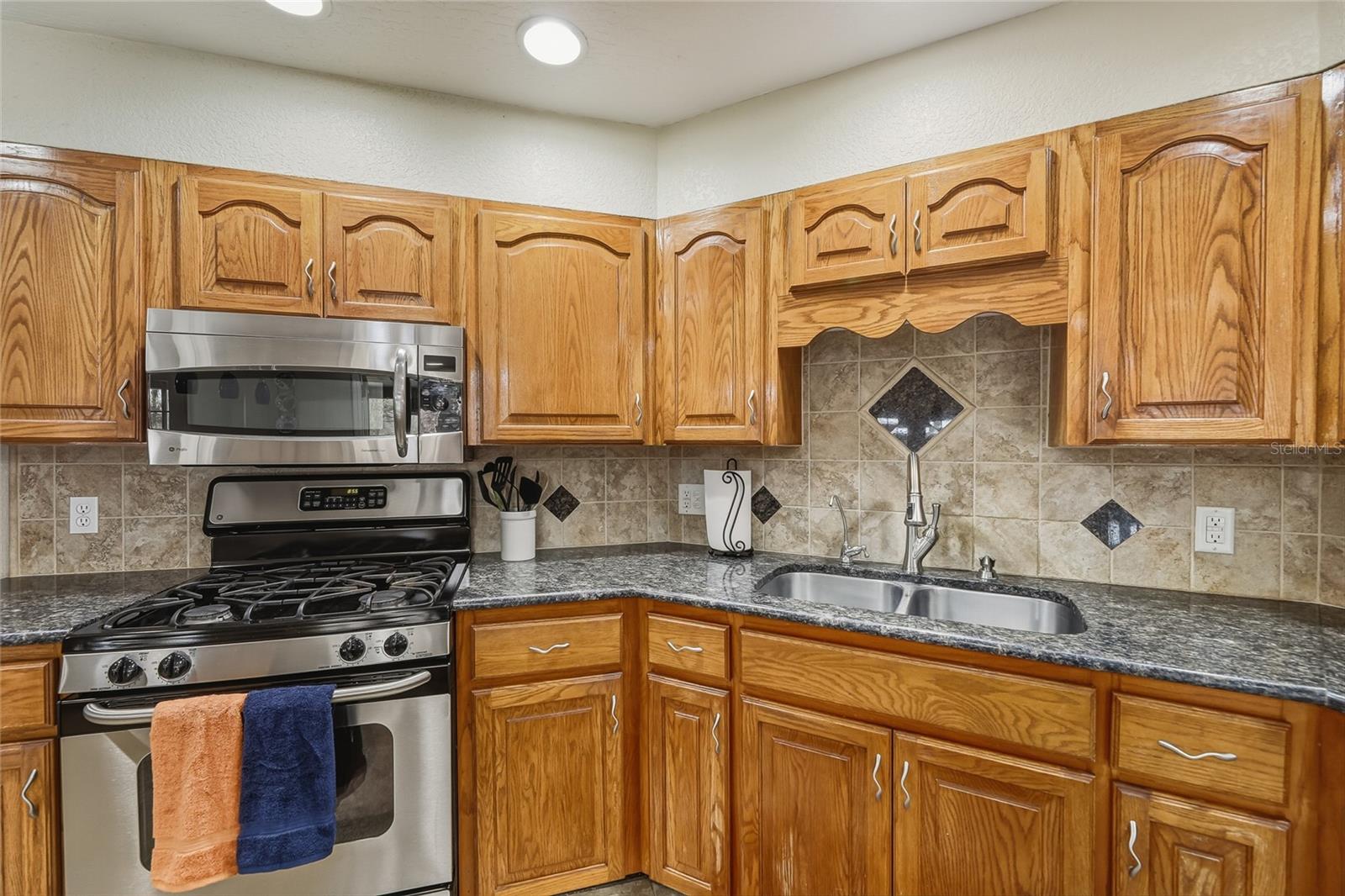 Image 19 of 45 For 2285 Maine Street