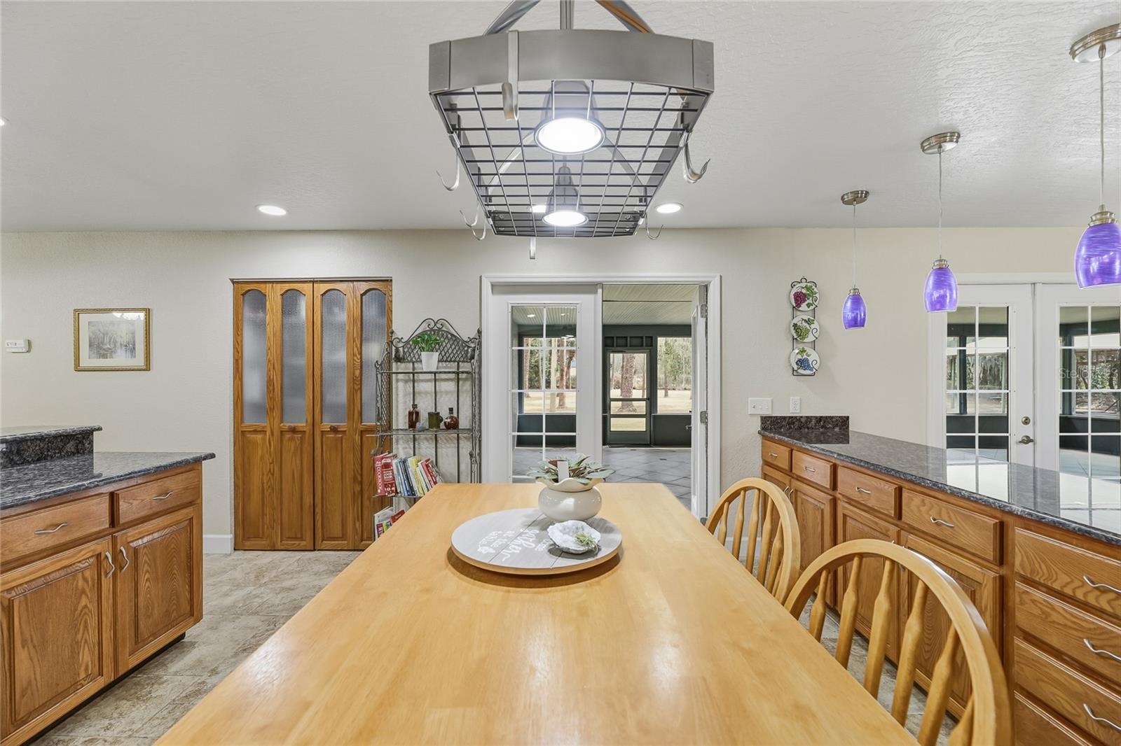 Image 22 of 45 For 2285 Maine Street