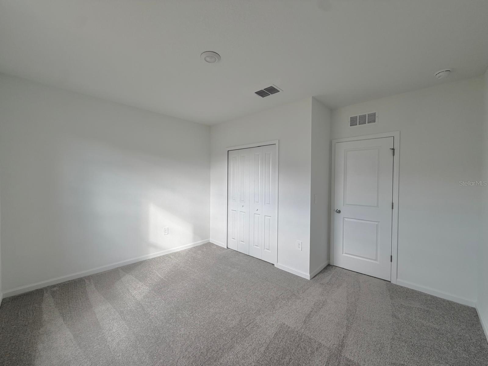 Listing photo id 14 for 2142 Chris Drive