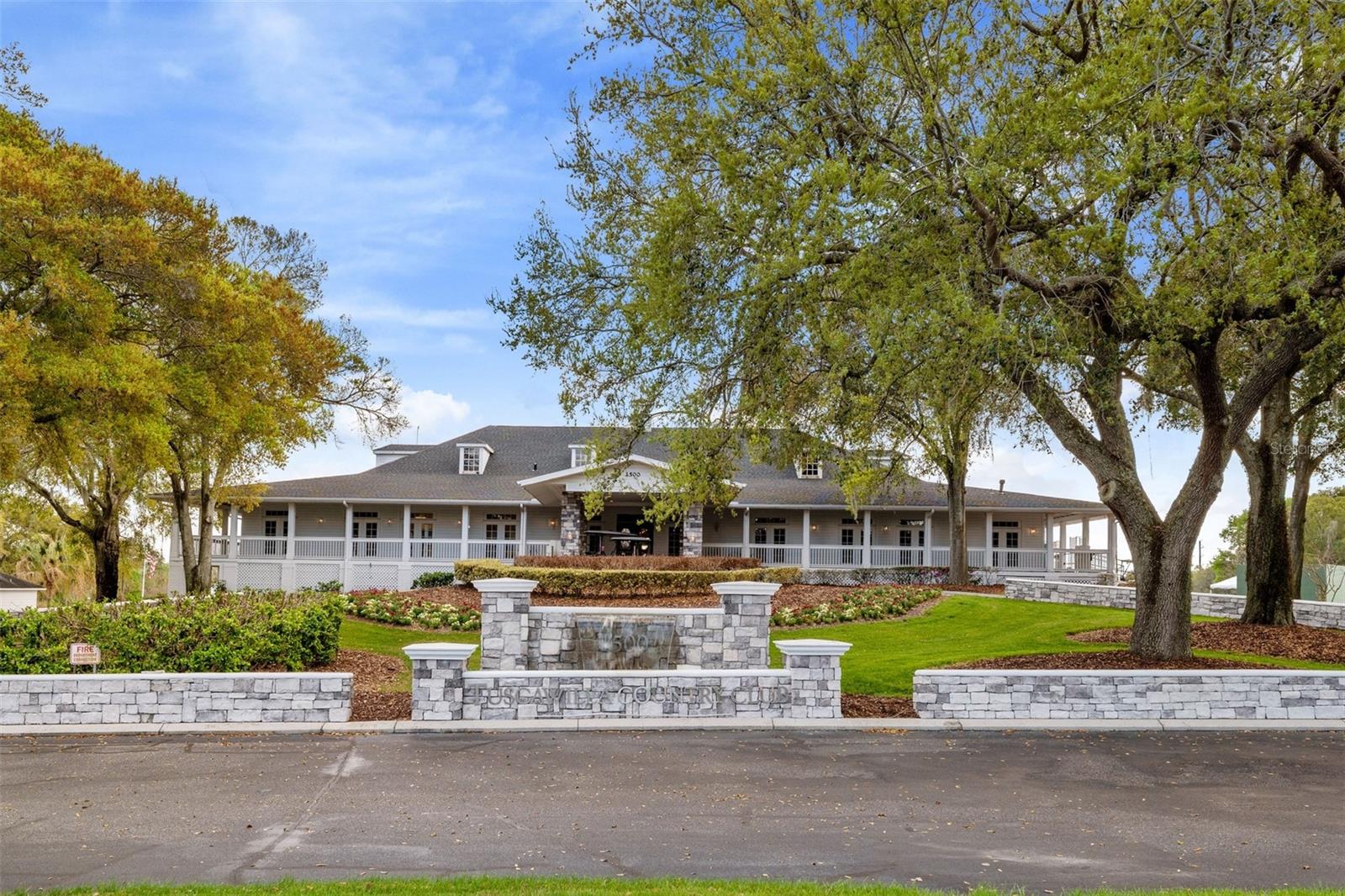 Listing photo id 17 for 1445 Mt Laurel Drive