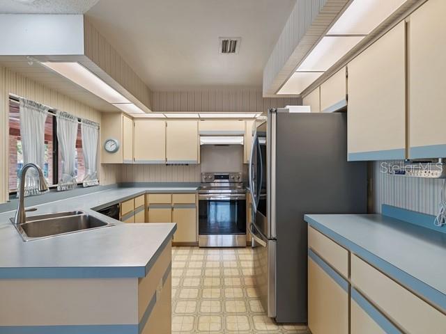 Listing photo id 0 for 1445 Mt Laurel Drive