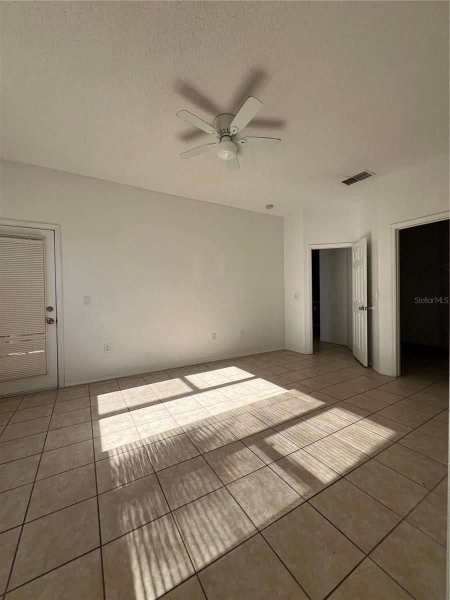 Image 15 of 19 For 617 Lake Biscayne Way