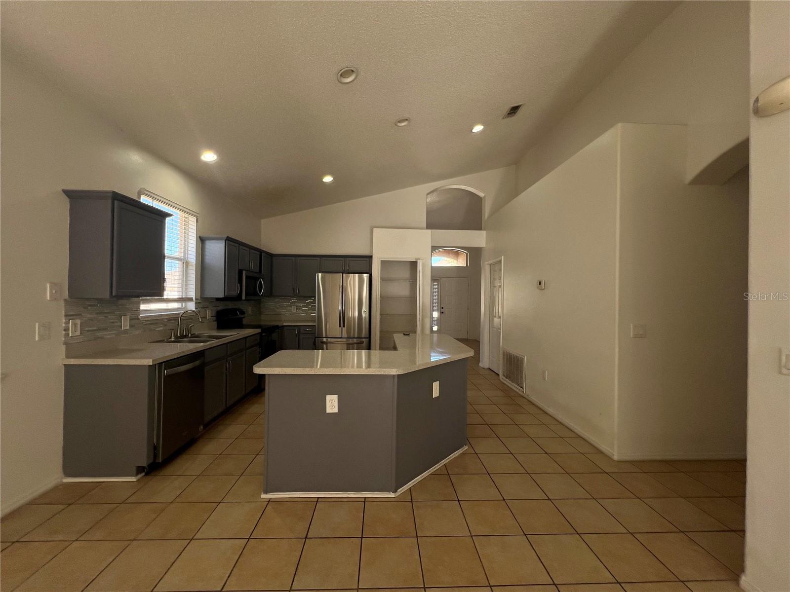 Image 3 of 19 For 617 Lake Biscayne Way