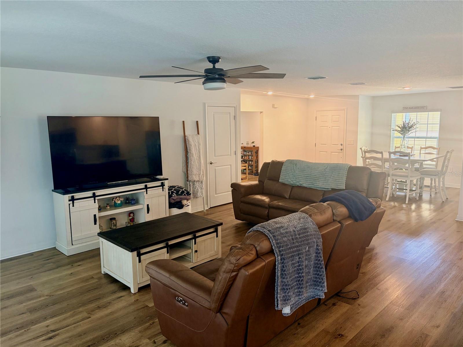 Image 4 of 29 For 5325 Red Coral Circle