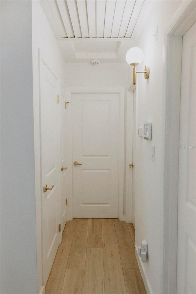 Listing photo id 13 for 7029 Delta Way