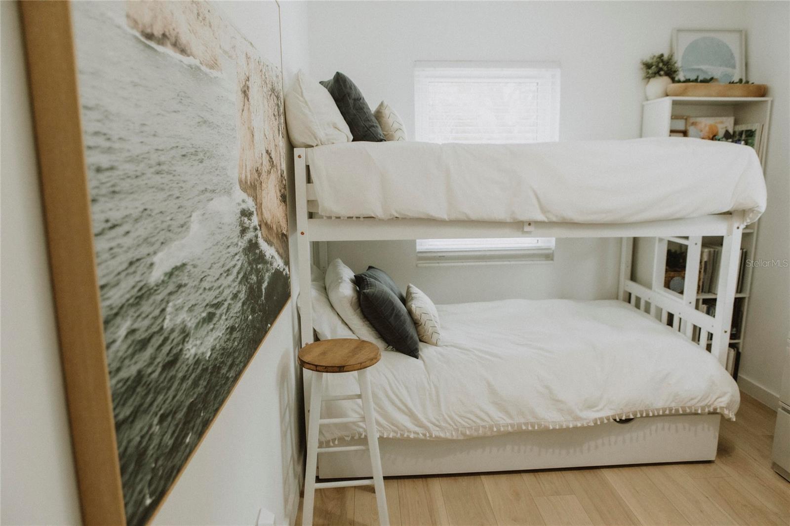 Listing photo id 15 for 7029 Delta Way