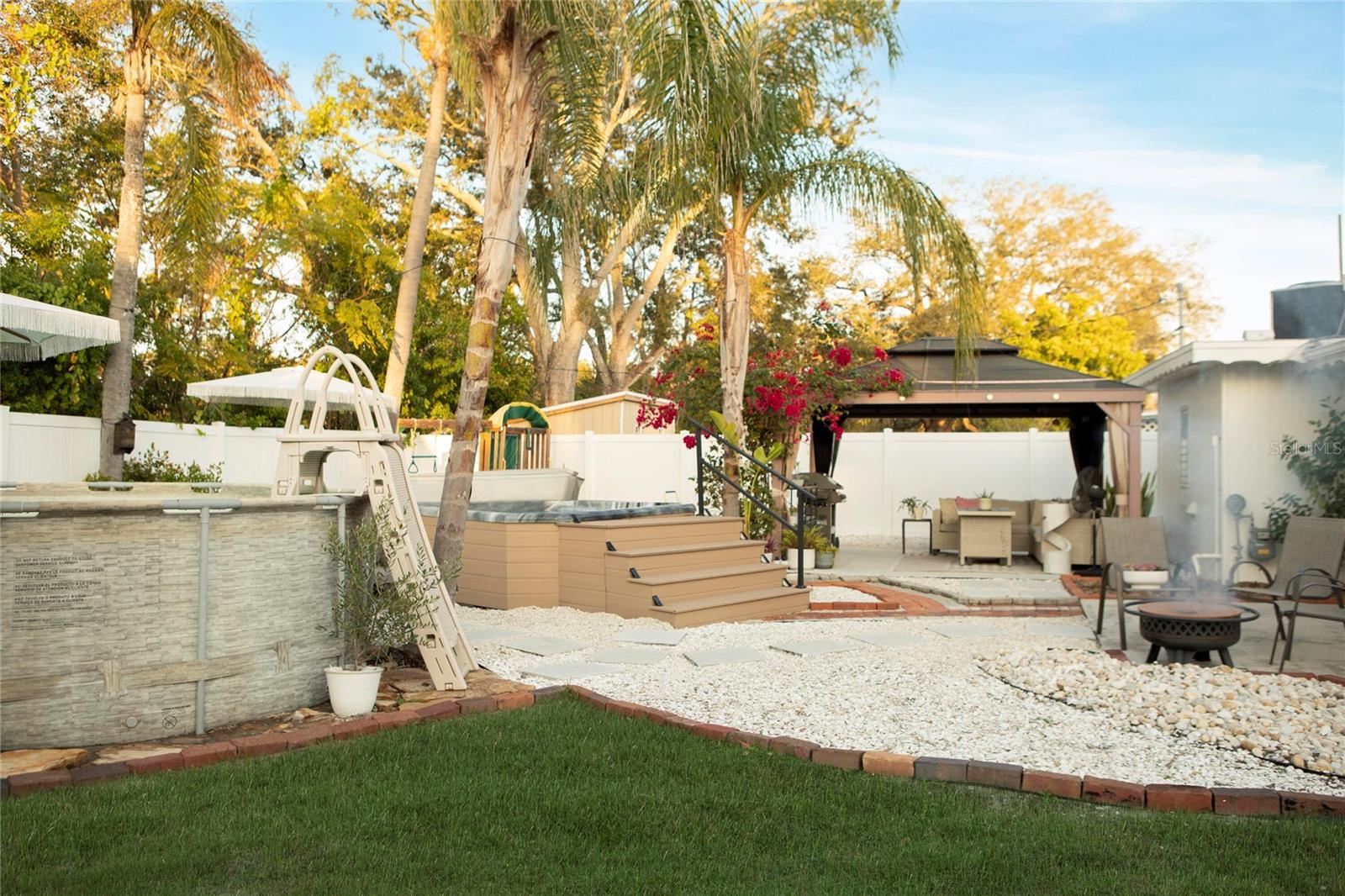 Listing photo id 22 for 7029 Delta Way