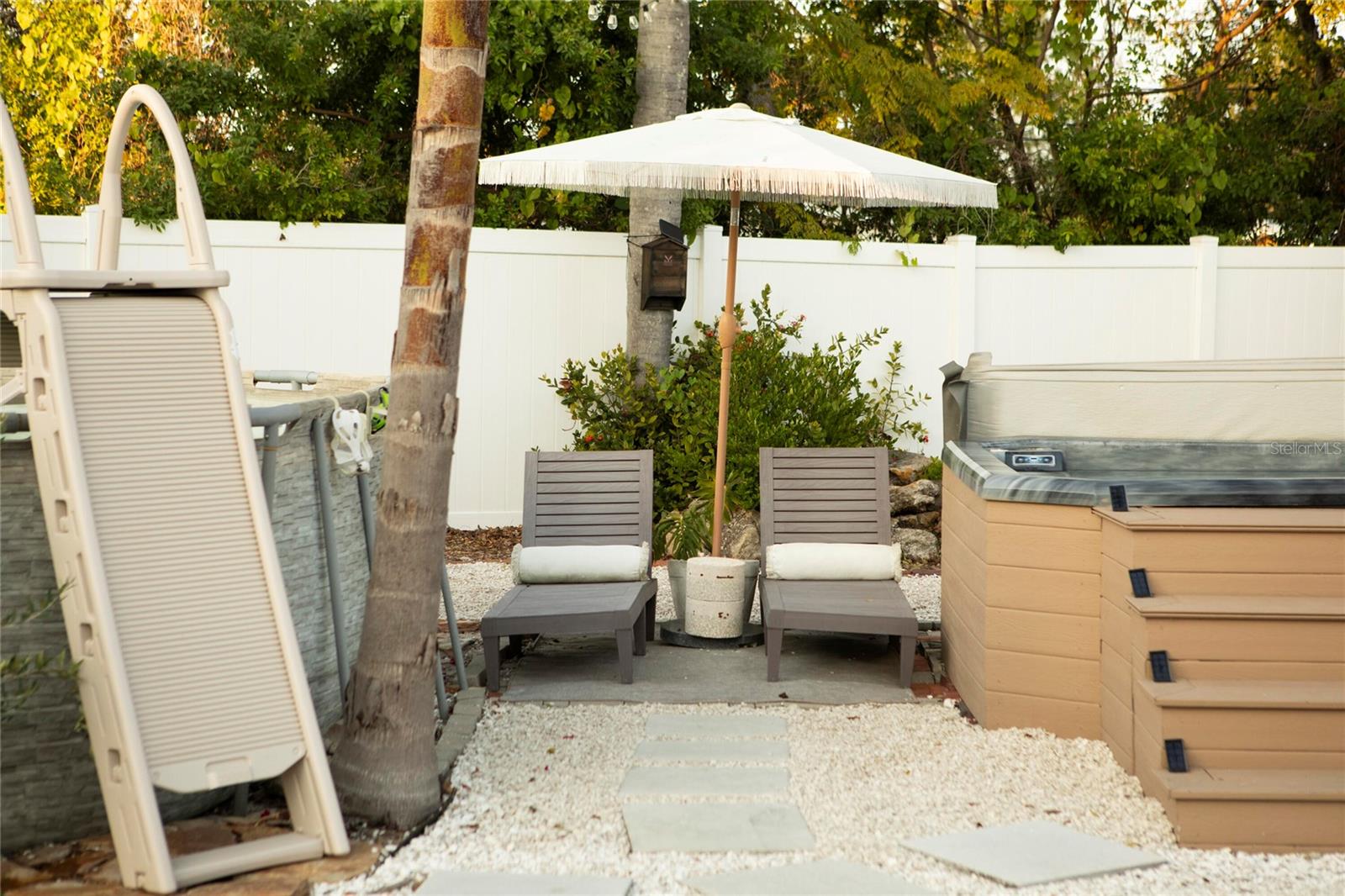 Listing photo id 24 for 7029 Delta Way