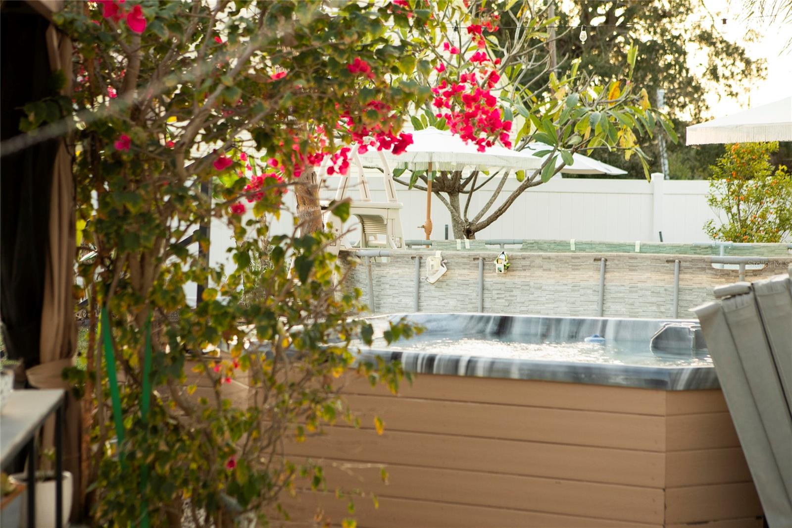 Listing photo id 25 for 7029 Delta Way