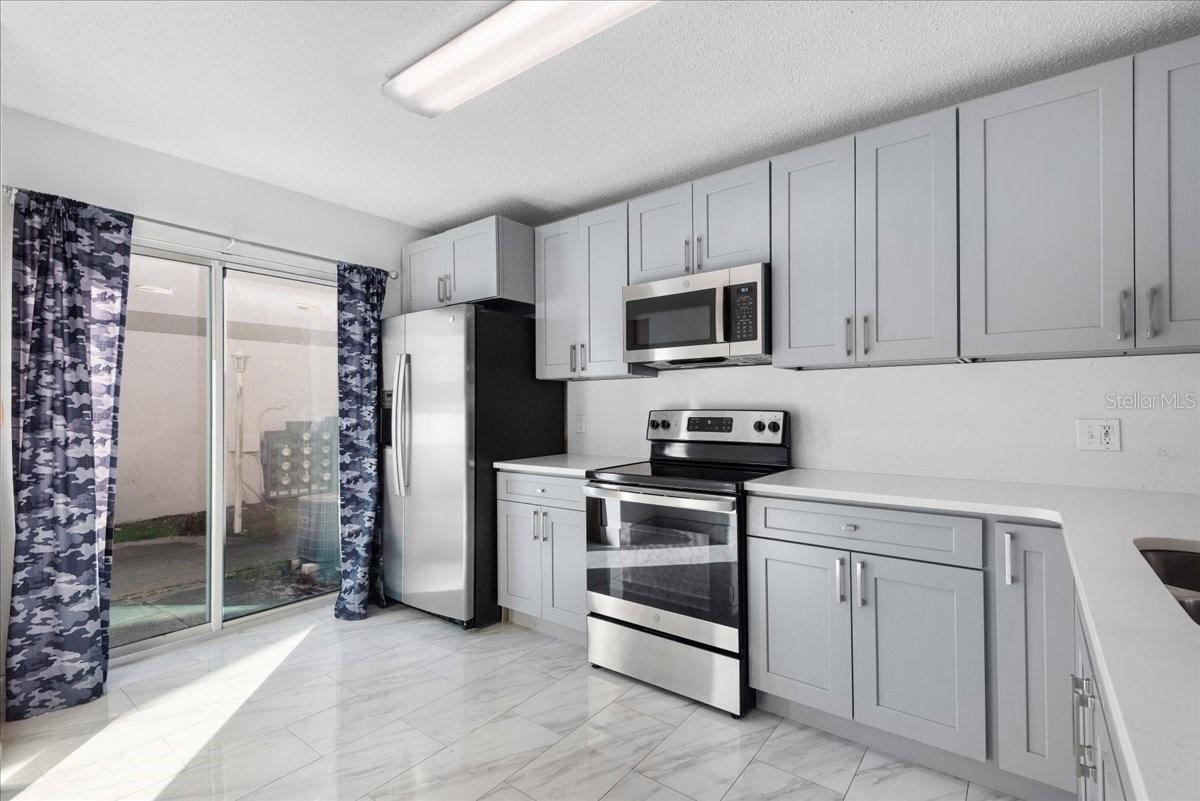 Image 10 of 21 For 3651 Goldenrod Road A101