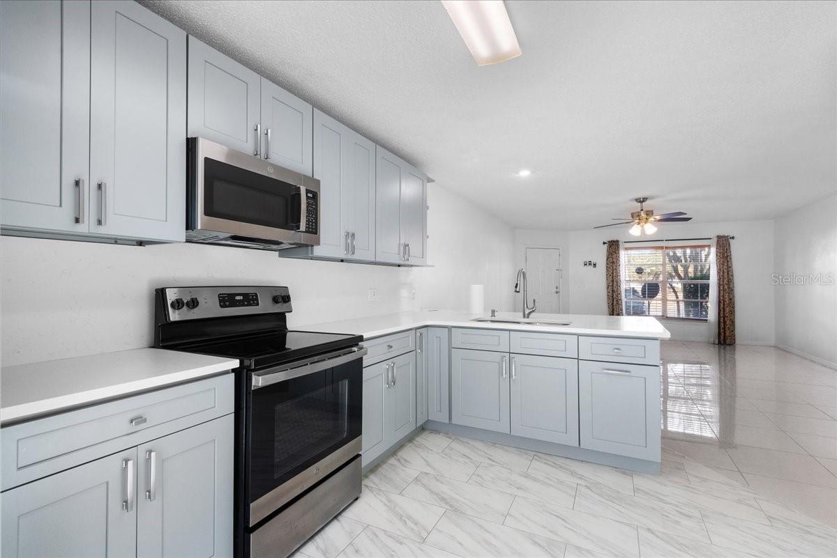 Image 11 of 21 For 3651 Goldenrod Road A101