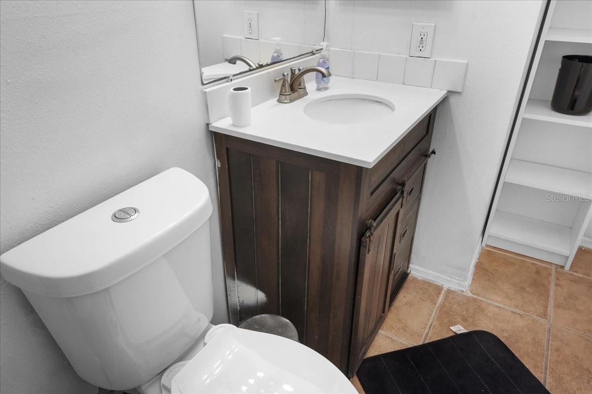 Image 17 of 21 For 3651 Goldenrod Road A101