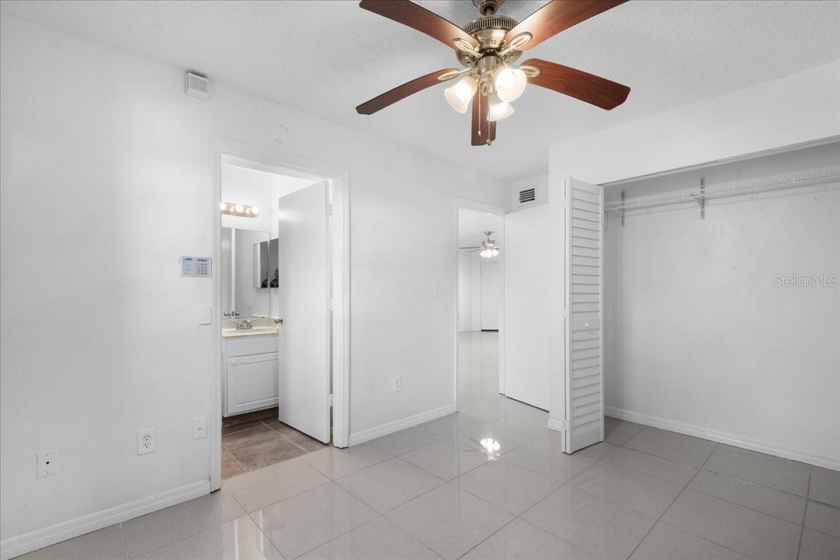 Image 20 of 21 For 3651 Goldenrod Road A101