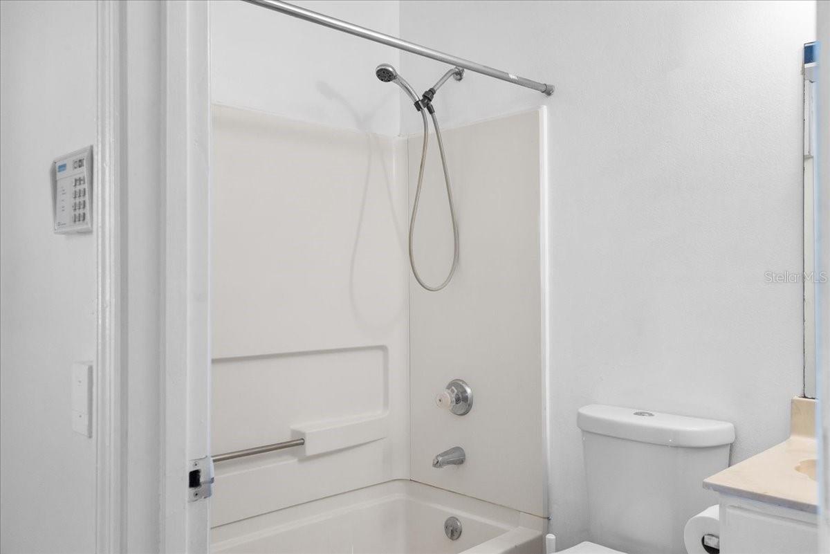 Image 21 of 21 For 3651 Goldenrod Road A101