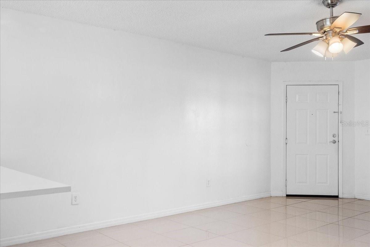 Image 8 of 21 For 3651 Goldenrod Road A101