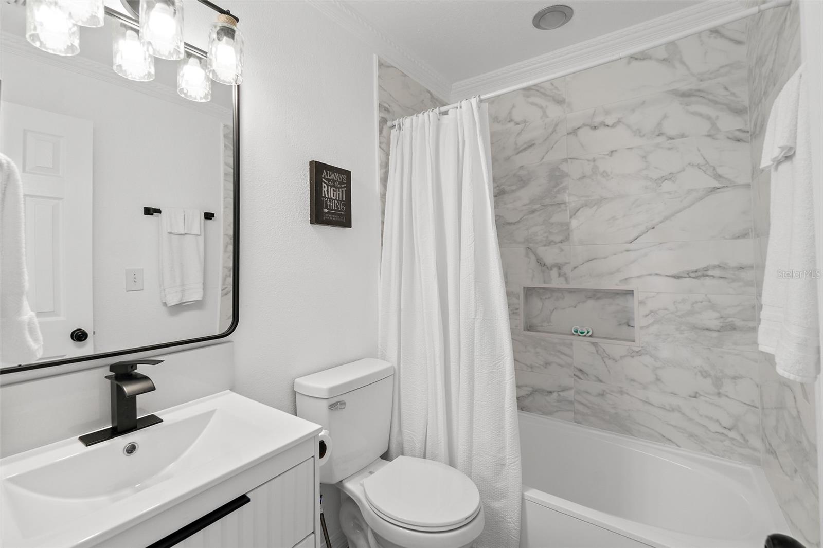 Listing photo id 19 for 8495 Ridgewood Avenue