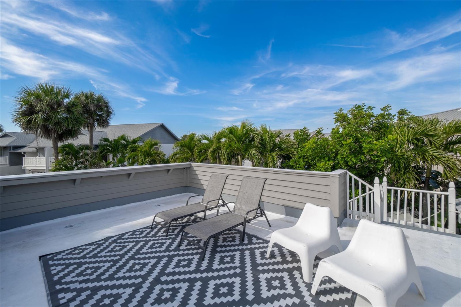 Listing photo id 23 for 8495 Ridgewood Avenue