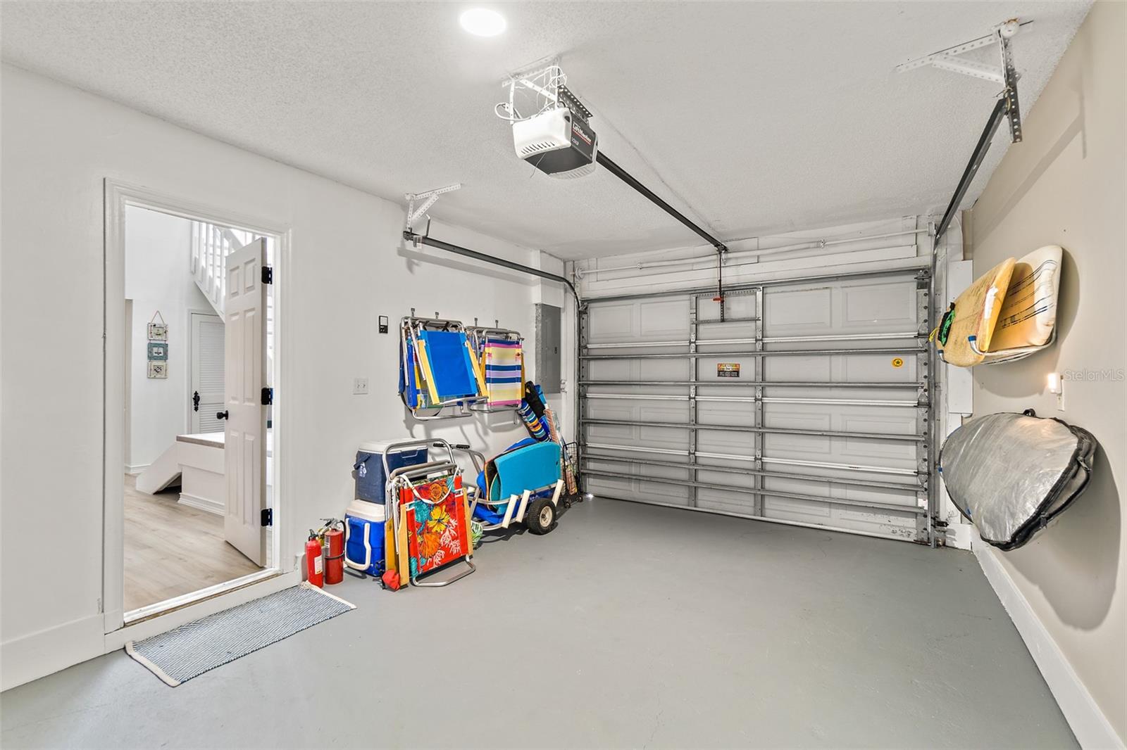 Listing photo id 32 for 8495 Ridgewood Avenue