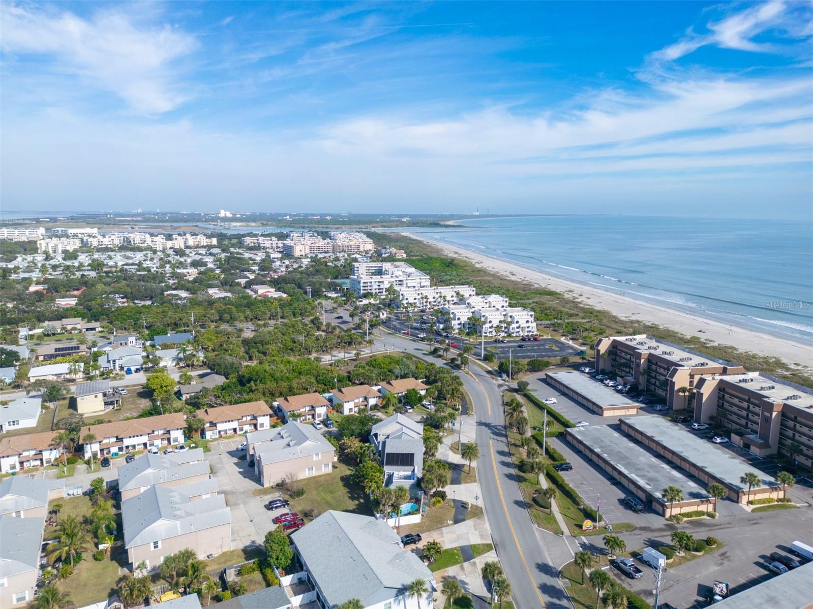 Listing photo id 35 for 8495 Ridgewood Avenue