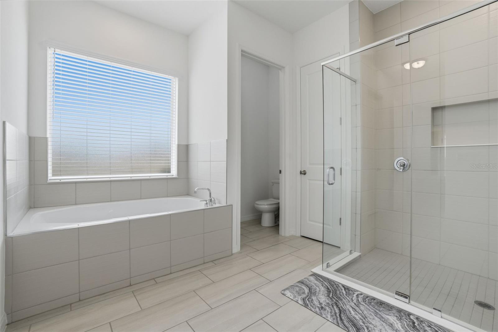 Image 22 of 41 For 16824 Ridgewood Avenue