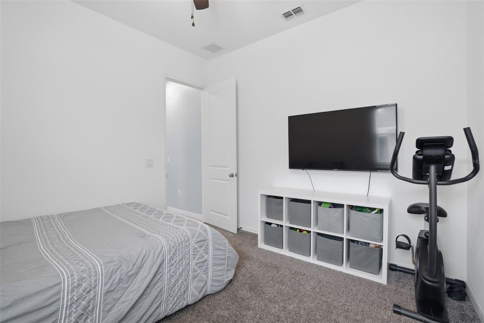 Image 25 of 41 For 16824 Ridgewood Avenue